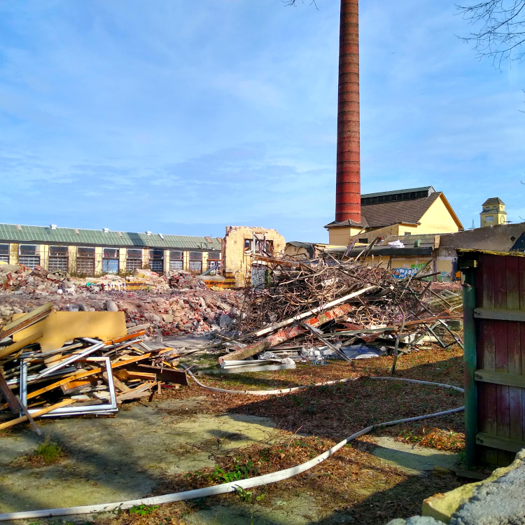 Abgerissene Gebäudeteile des ehemaligen Ausbesserungswerks Duisburg-Wedau