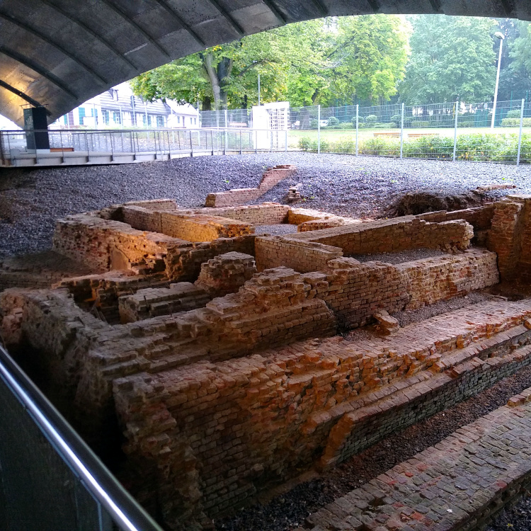 Fundamente des ersten Eisenwerks im Ruhrgebiet im LVR-Museum St.-Antony-Hütte
